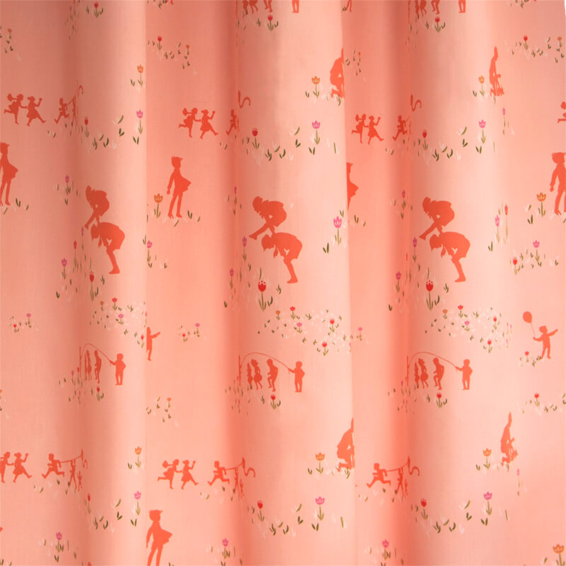 https://www.okika.nl/wp-content/uploads/2017/10/speeltuin-roze-gordijnstof-meisje-okika-ad1680-sfeer.jpg