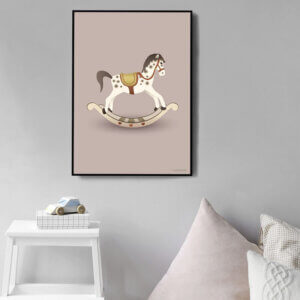 poster rocking horse, vissevasse, pastel, pastelkleuren, roze, oud-roze, hobbelpaard, rocking horse, illustratie, poster, tekening, kinderkamer, posters, meisjeskamer, prent, prenten, aan de muur