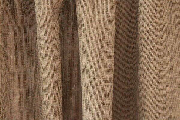Inbetween taupe gordijn, JC2463, zachte tint met een luxe metallic glans