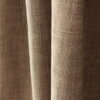 Inbetween zand gordijn, JC2462, warme neutrale tint met een zachte glans.