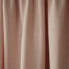 Set van oud roze Vitrage gordijnen, perfect voor een zachte en elegante inrichting.