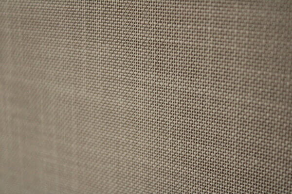 Set van zandkleurige Vitrage gordijnen, perfect voor een rustgevend en natuurlijk interieur.