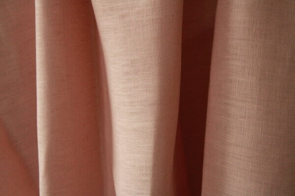 PUUR oud roze linnen gordijnen, jc2446 van okika voegt een elegante en romantische tint toe aan het interieur.