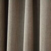 Taupekleurig Corduroy gordijn, Jc2409 Okika. Elegant vallend, perfect voor een neutrale en moderne interieurstijl.