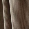 Set van taupekleurige Corduroy gordijnen, Jc2409 creëert een rustige en verfijnde sfeer in elke ruimte.