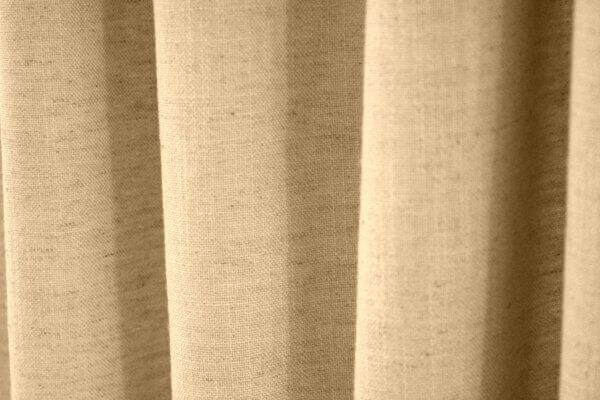 elegance creme gordijn JC2451, stijlvol vallend en ideaal voor een rustige, natuurlijke ambiance.