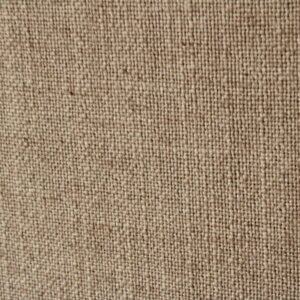Detail van het soft taupekleurige Elegance gordijn, toont de ademende structuur en gladde afwerking.