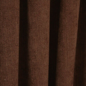 Set van donkerbruine Imperial gordijnen, perfect voor een stijlvol en luxe interieur.