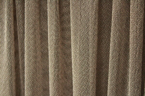 Champagnekleurige inbetween metallic gordijnen, JC2472, ideaal voor een luxe woonruimte