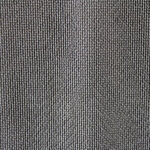 Detail van inbetween metallic ivoor gordijn, JC2470, met een lichte, luchtige stof en metallic glans.