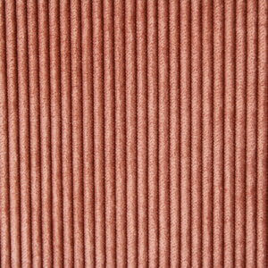 Detail van het cognackleurige Corduroy gordijn, jc2405 van okika. Benadrukt de diepte van de ribbels in de stof.