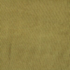 Detail van het olijfgroene Corduroy gordijn, jc2407 van okika. Toont de diepte en textuur van de ribbels.