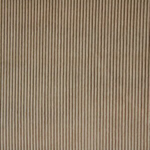 Detail van het zandkleurige Corduroy gordijn, jc2411 van okika, met aandacht voor de verfijnde ribbelstructuur en hoogwaardige stof.