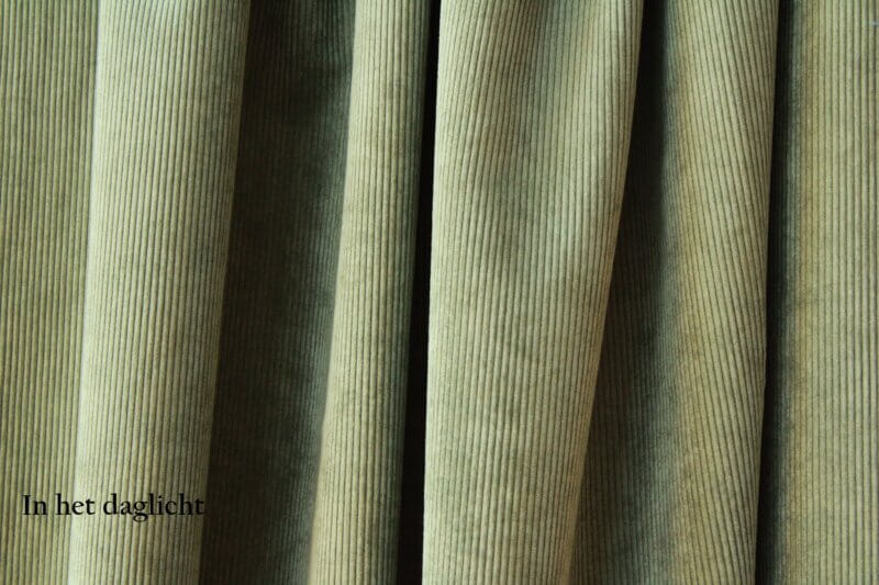 Zeegroene Corduroy gordijnen, jc2406 okika. Een elegante keuze voor een frisse en rustgevende sfeer.