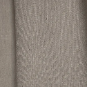 Soft taupe gordijn uit de Elegance collectie, type JC2459, sfeer afbeelding gordijnen. hoge slijtvastheid en behoud kleur.