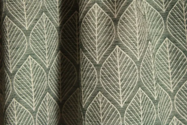 Bloemen gordijn met Scandinavisch design en natuurlijk groen blad patroon