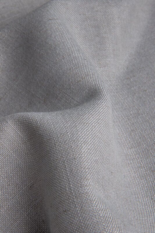 Grijze vouwgordijnen uit de elegance collectie, gemaakt van polyester, viscose en linnen, met een semi lichtdoorlatend effect.