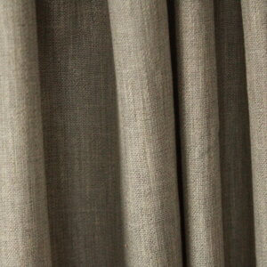 et van lichtgrijze Zen Weave gordijnen, ideaal voor een neutraal en stijlvol interieur.