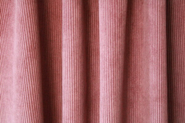 Donker roze Corduroy gordijnen, jc2403 van okika. Ideaal voor een stijlvolle en moderne inrichting.