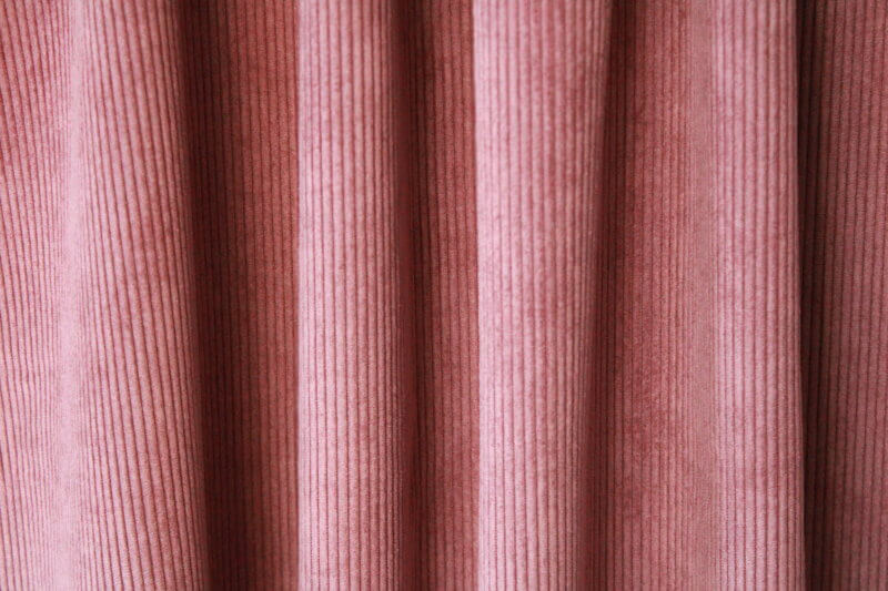 Donker roze Corduroy gordijnen, jc2403 van okika. Ideaal voor een stijlvolle en moderne inrichting.