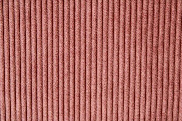 Donkerroze Corduroy vouwgordijnen, jc2404 okika, met ribstructuur, stijlvol en duurzaam voor een modern interieur