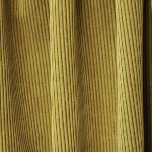 Olijfgroene Corduroy gordijnen, jc2407 van okika. Perfect voor een natuurlijke en warme sfeer in het interieur.