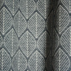 loemen gordijnen met blauwe Scandinavische blaadjes, voor een leuke kinderkamer