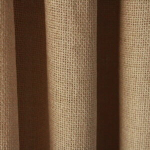Zandkleurig soft silk inbetween gordijn, model JC2432, met een luxe, semi-transparante stof en een subtiele glans, ideaal voor het creëren van een warme en elegante sfeer in elke ruimte.