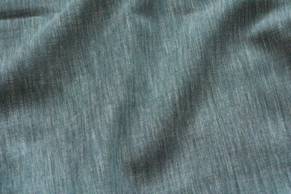 Zen Weave indigo blauw gordijnstof JC2486 - luxe gordijnstof van Okika in diepe indigo blauwe kleur met geweven structuur.