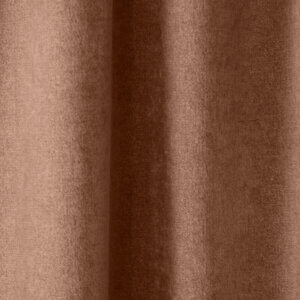 Chenille gordijn in een elegante taupekleur, model BB2405 'Okika'. Een prachtige keuze voor een warm en tijdloos interieur.
