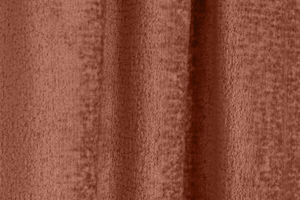Vintage velours gordijn in kaneelkleur, model BB2416 'Okika'. De rijke, warme tint en luxe velourtextuur creëren een gezellige sfeer in elk interieur.