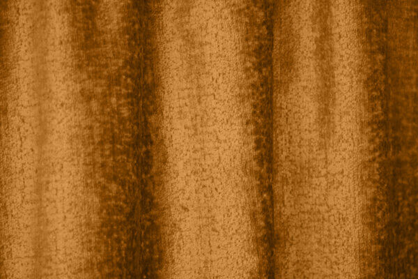 Vintage velours gordijn in okerkleur, model BB2412 'Okika' e rijke kleur en zachte textuur brengen warmte in elk interieur.