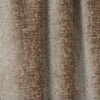Vintage velours gordijn in taupekleur, model BB2411 'Okika'. De elegante, neutrale tint en rijke velourstructuur zorgen voor een tijdloze en warme sfeer in je interieur."