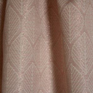 Roze glitter gordijnen met Scandinavisch blaadjespatroon voor een frisse sfeer