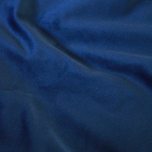 Patroon van de premium fluwelen kobalt blauwe gordijnen JC2420 van Okika, met een luxe textuur en een elegant design, perfect voor het toevoegen van stijl en sfeer aan elk interieur.