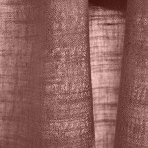 Roze gordijn stofdetail uit de Elegance collectie, semi-lichtdoorlatende structuur zorgt voor een levendig effect, type JC2457. gordijnen op maat