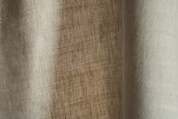 Stofdetail van zandkleurige gordijnen uit de Elegance collectie, type JC2451, gordijnen op maat van okika, zand gordijnen