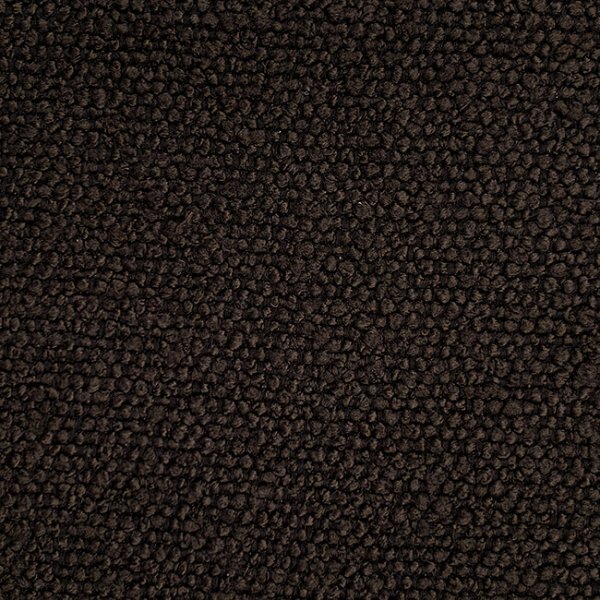 Close-up van bouclé gordijnstof in chocoladebruin (BB2304 Okika), met onregelmatig lusjespatroon en grof geweven textuur.