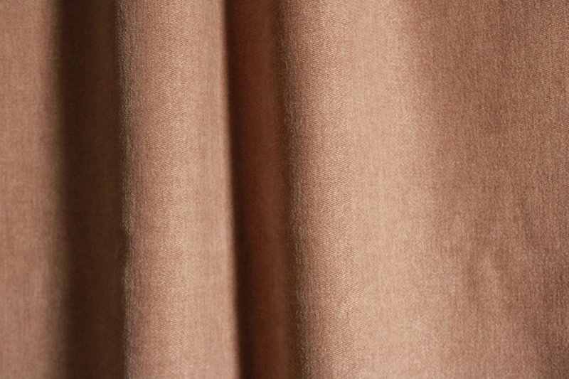 details van roze chenille stof met zachte textuur, roze gordijnen voor een romantisch interieur