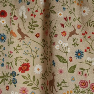 Detail van het patroon op de Sprankel bloemen gordijnen bb2489 okika