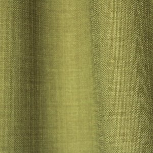 close-up van het stofpatroon van groene gordijnen uit de Florain collectie (JC2534) van Okika, met een fijn gemeleerd effect