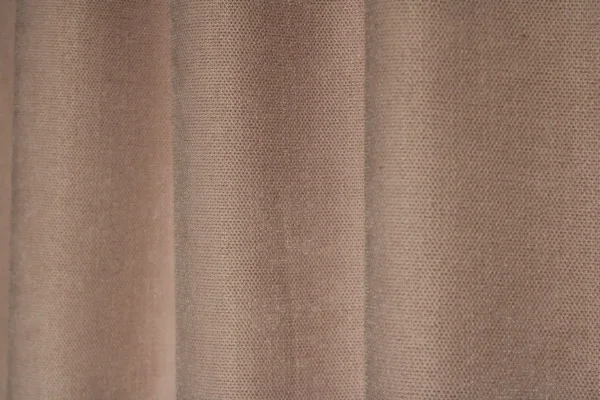 sfeer fot van roze Imperial gordijnen, perfect voor een stijlvol en romantisch interieur.