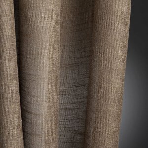 Taupe inbetween gordijnen Saphira Light collectie van Okika sfeerbeeld van de gordijnen in plooi