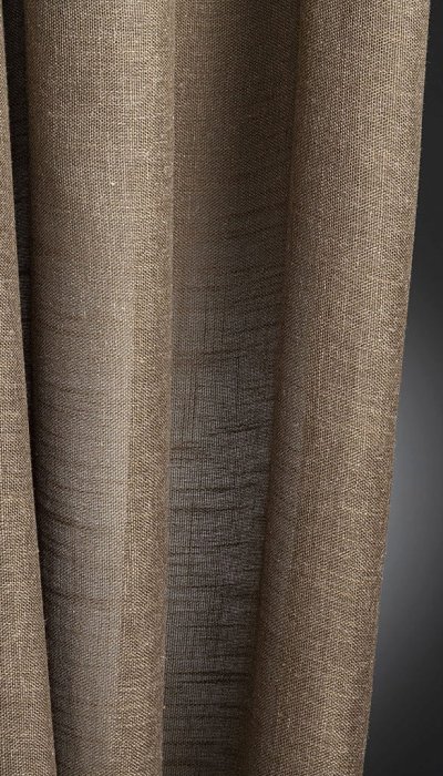 taupe-inbetween-gordijnen-saphira-light-collectie-okika Taupe inbetween gordijnen Saphira Light collectie van Okika sfeerbeeld van de gordijnen in plooi
