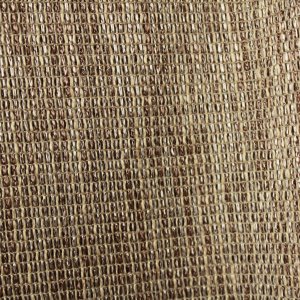 Close up van het taupekleurige inbetween gordijn Linea met duidelijke weving en zichtbare dikke garens in deiverse kleuren waaronder een metallic voor een luxe uitstraling.