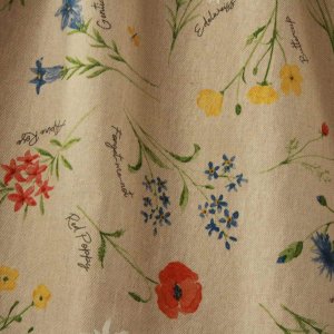 Bloemenveld gordijnen met bloemmotief, stofpatroon close-up – Okika BB2532