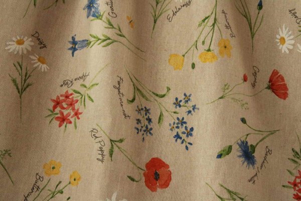 Bloemenveld gordijnen met bloemmotief, stofpatroon close-up – Okika BB2532