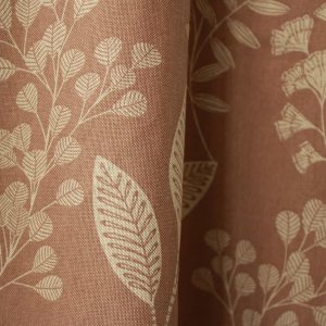 Stofpatroonfoto van roze botanische bloemengordijnen – Okika BB2530