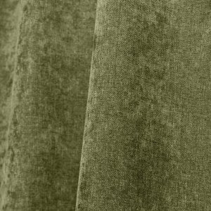 Stofdetails van groene chenille gordijnen met een zachte krijtlook – Okika