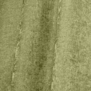 Sfeerfoto van pistachekleurige chenille gordijnen in een plooi, met subtiele krijtstructuur.